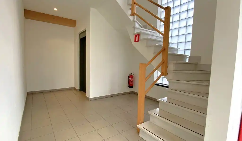 Commercieel gelegen kantoorruimte te huur in Aalst foto 6