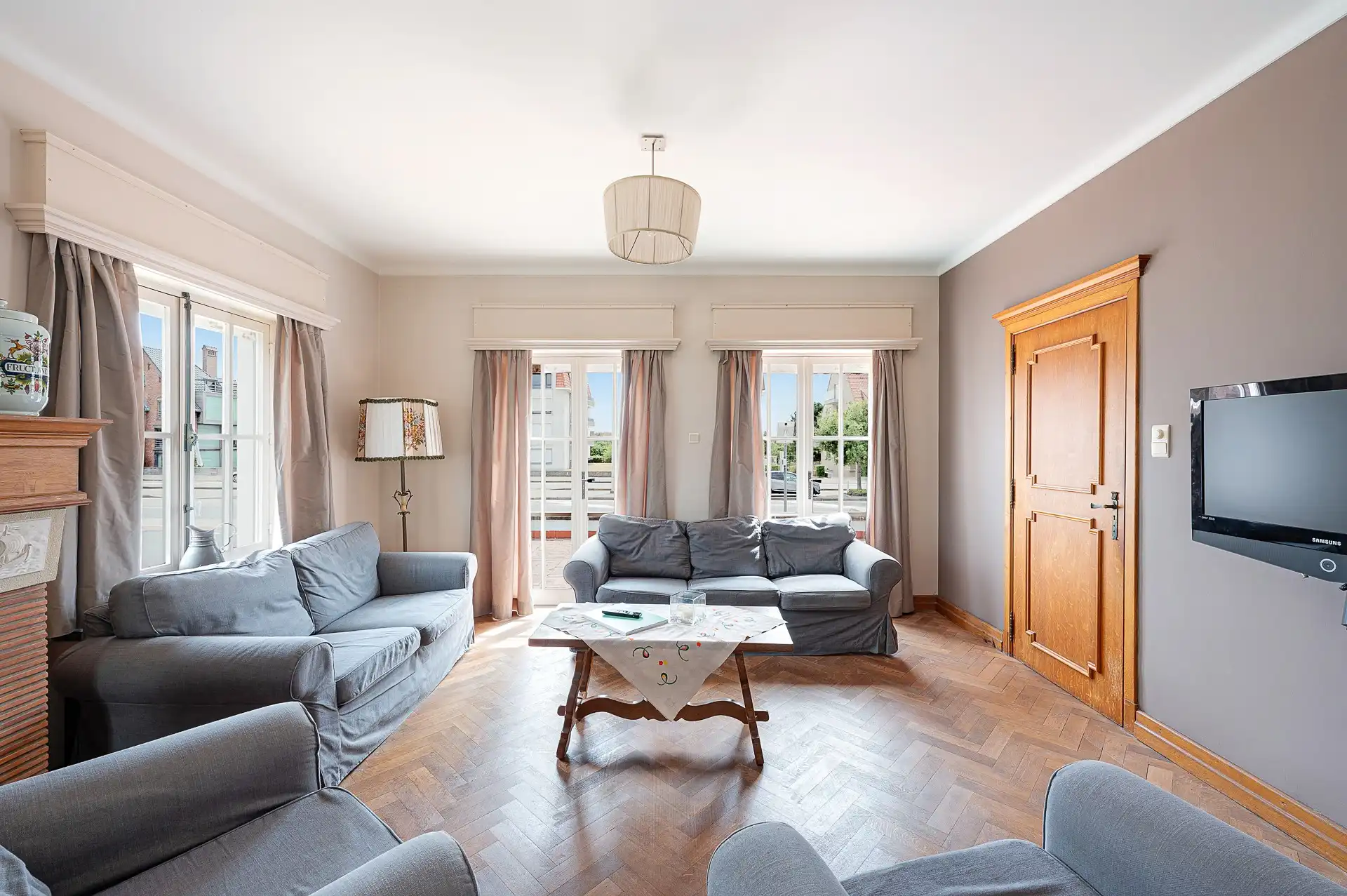 Majestueuze villa op toplocatie en 919m² grond, op slechts 150 meter van het strand foto 8
