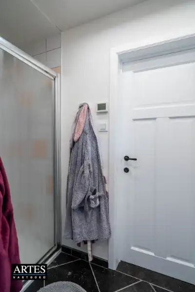 Karaktervolle woning met moderne luxe foto 34