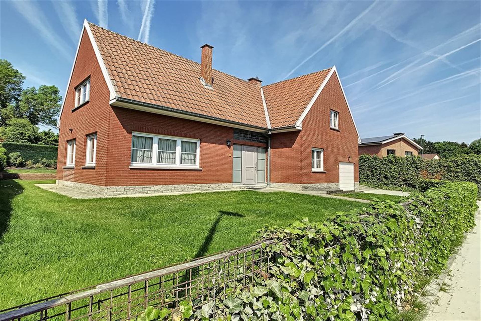 Villa 4 slaapkamers - rustige ligging - prachtige tuin! foto {{pictureIndex}}