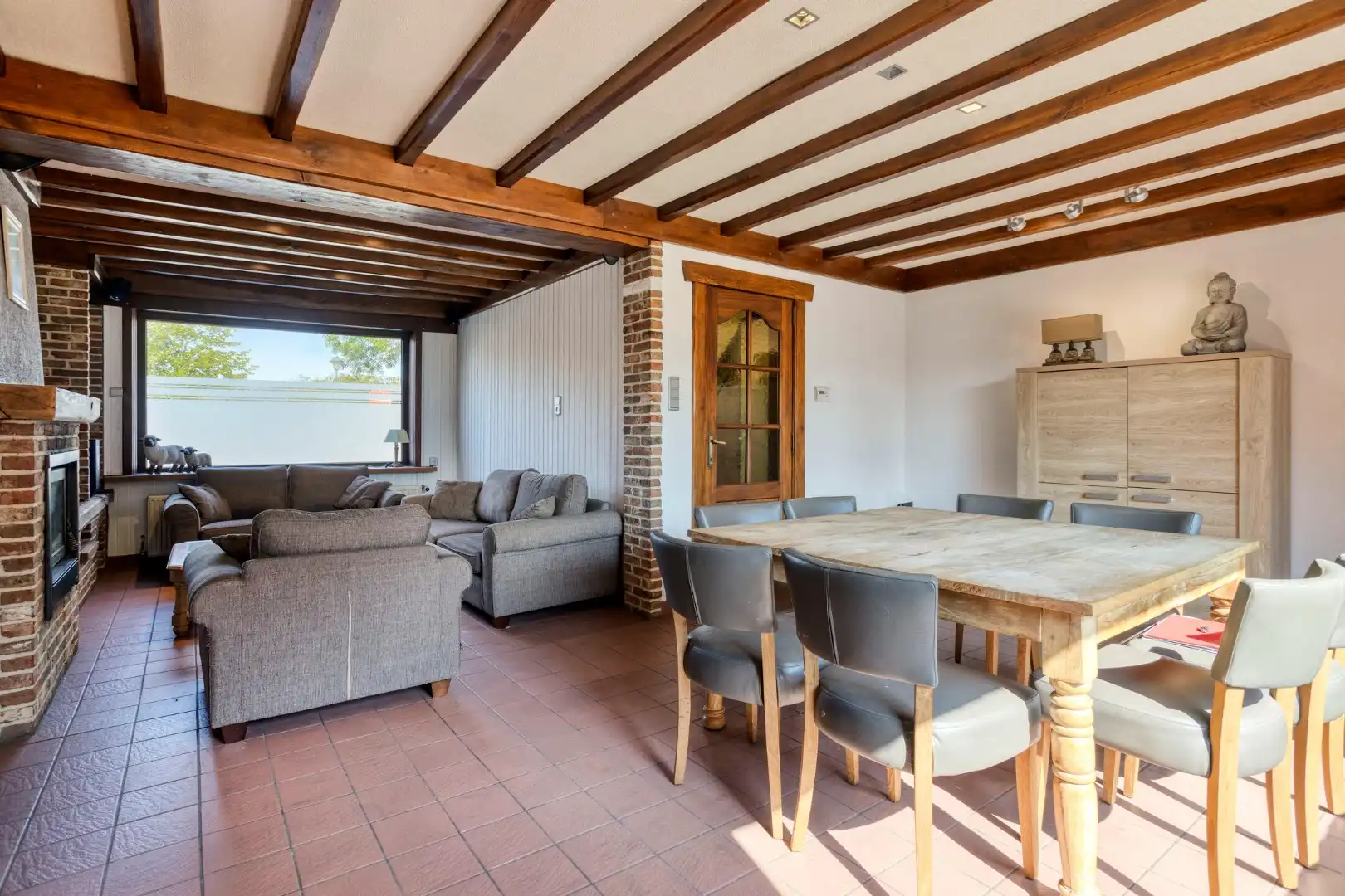 Te renoveren woning met 3 slaapkamers!  foto 5