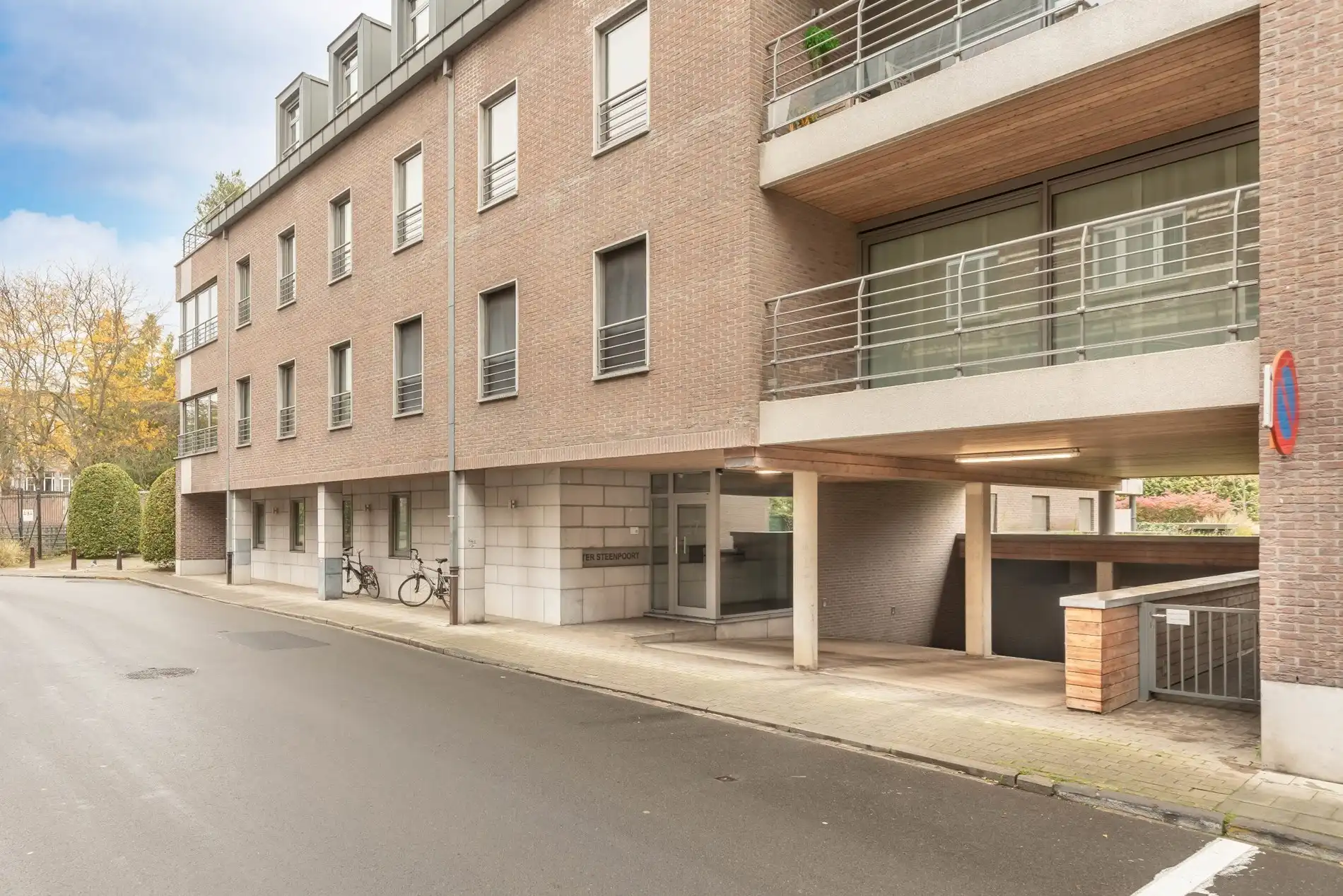 Parkeerplaats te huur Karel van Lotharingenstraat 27 - - 3000 Leuven