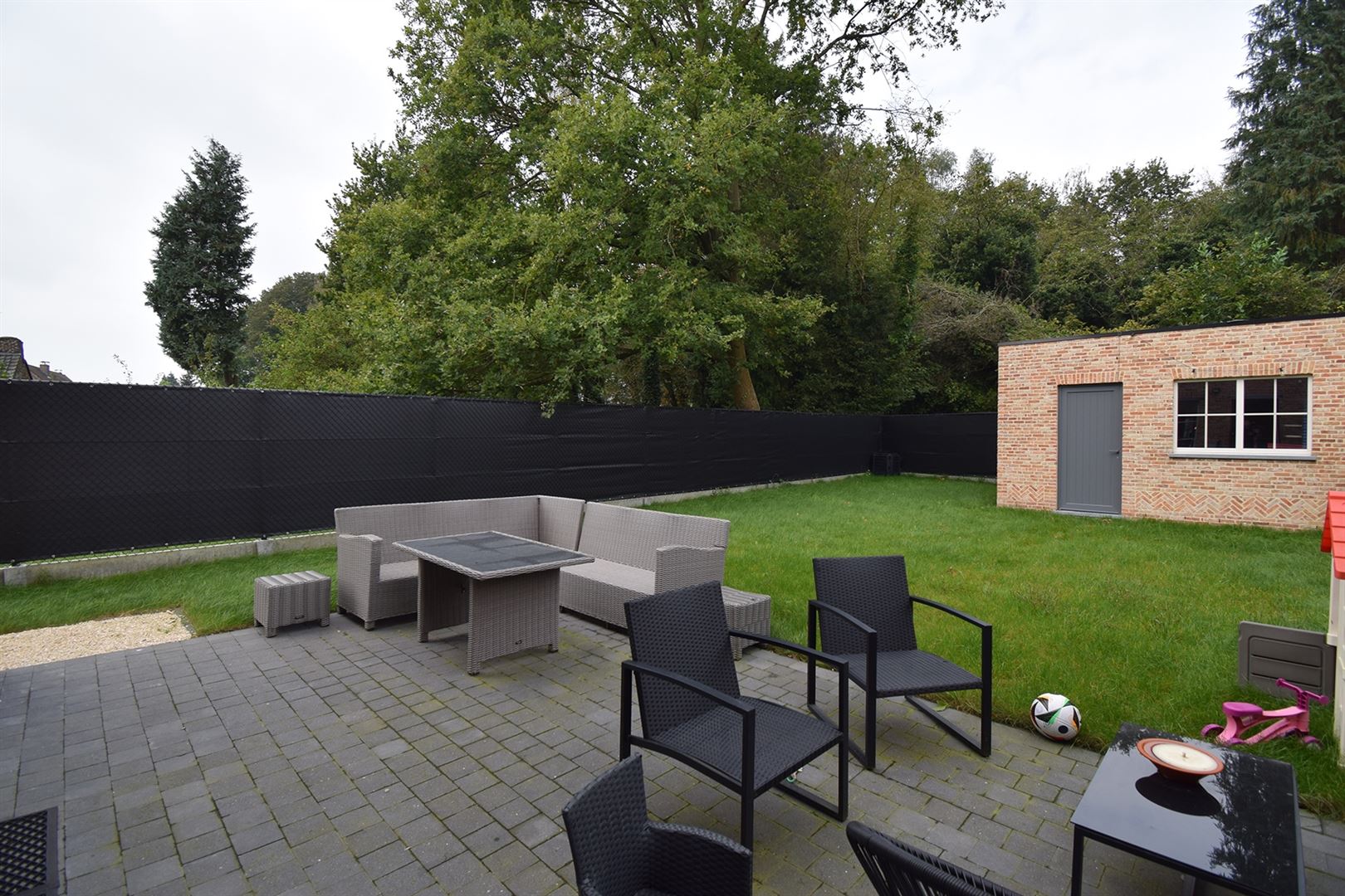 Nieuwbouwwoning met tuin foto 2