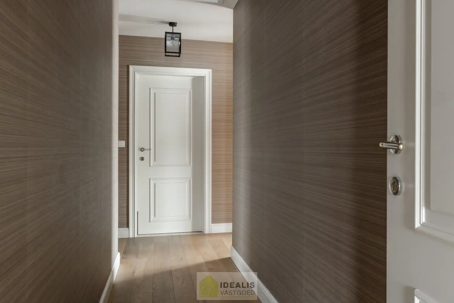 INSTAPKLARE HANDELSRUIMTE VAN MAAR LIEFST +- 410M² MET RIANTE WONING OP SCHITTERENDE COMMERCIËLE ZICHTLOCATIE!! foto 51