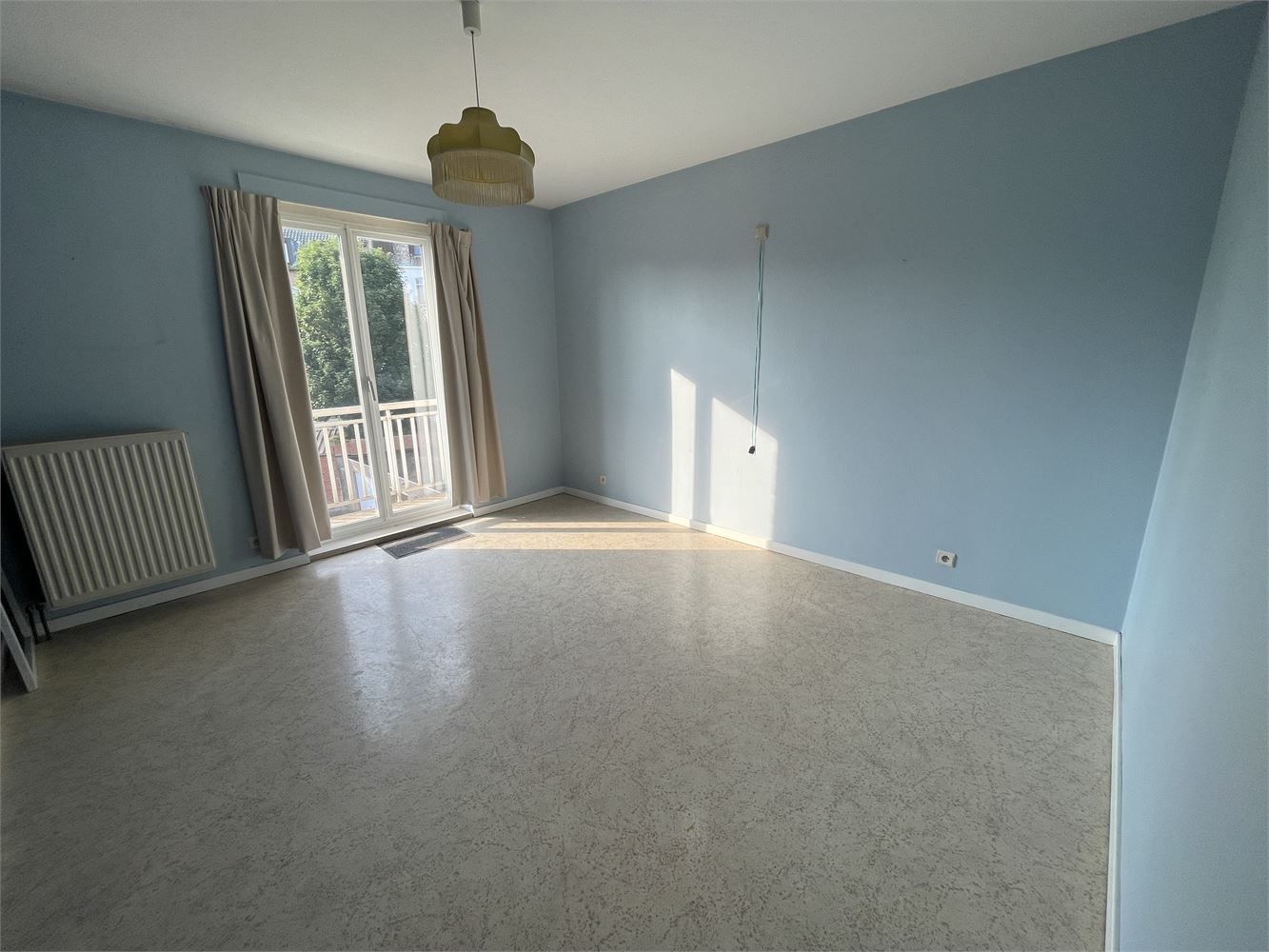 Sint-Andries,ruim zonnig vernieuwd energiezuinig appartement van 128 m2 , living van 47m2, 2 slaapkamers en open bureau foto 10