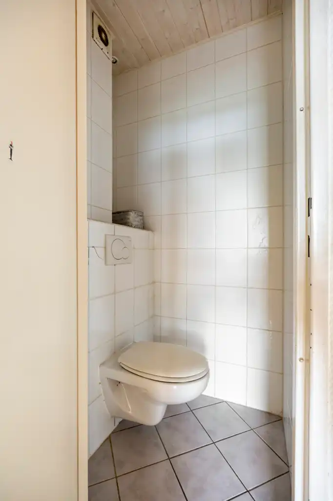 Lichtrijk appartement met open zicht, op te frissen foto 10