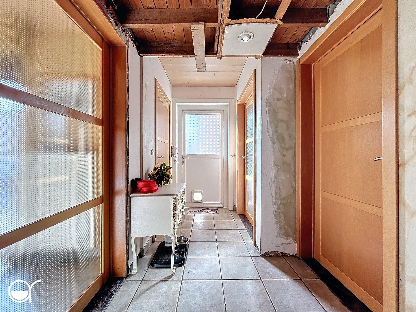 Ruime woning met vier slaapkamers, tuin, garage en mogelijkheid voor zelfstandige activiteit foto 5