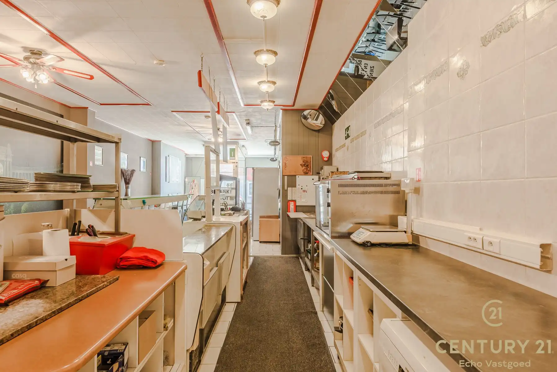 Ruim, startklaar handelspand met woonst op toplocatie foto 5