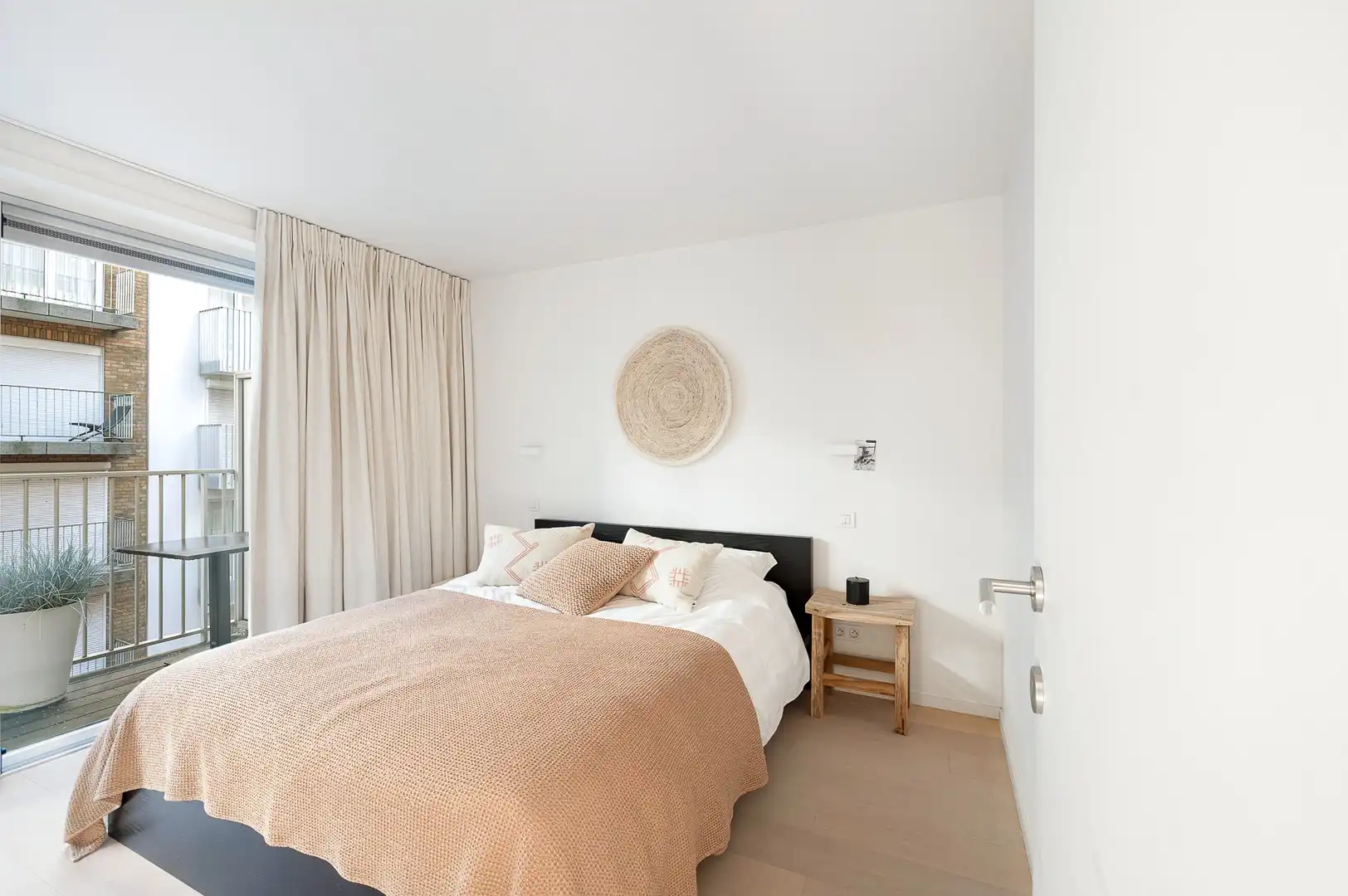 Ruim 4-slaapkamerappartement vlakbij de zee en RBSC in Duinbergen. foto 19