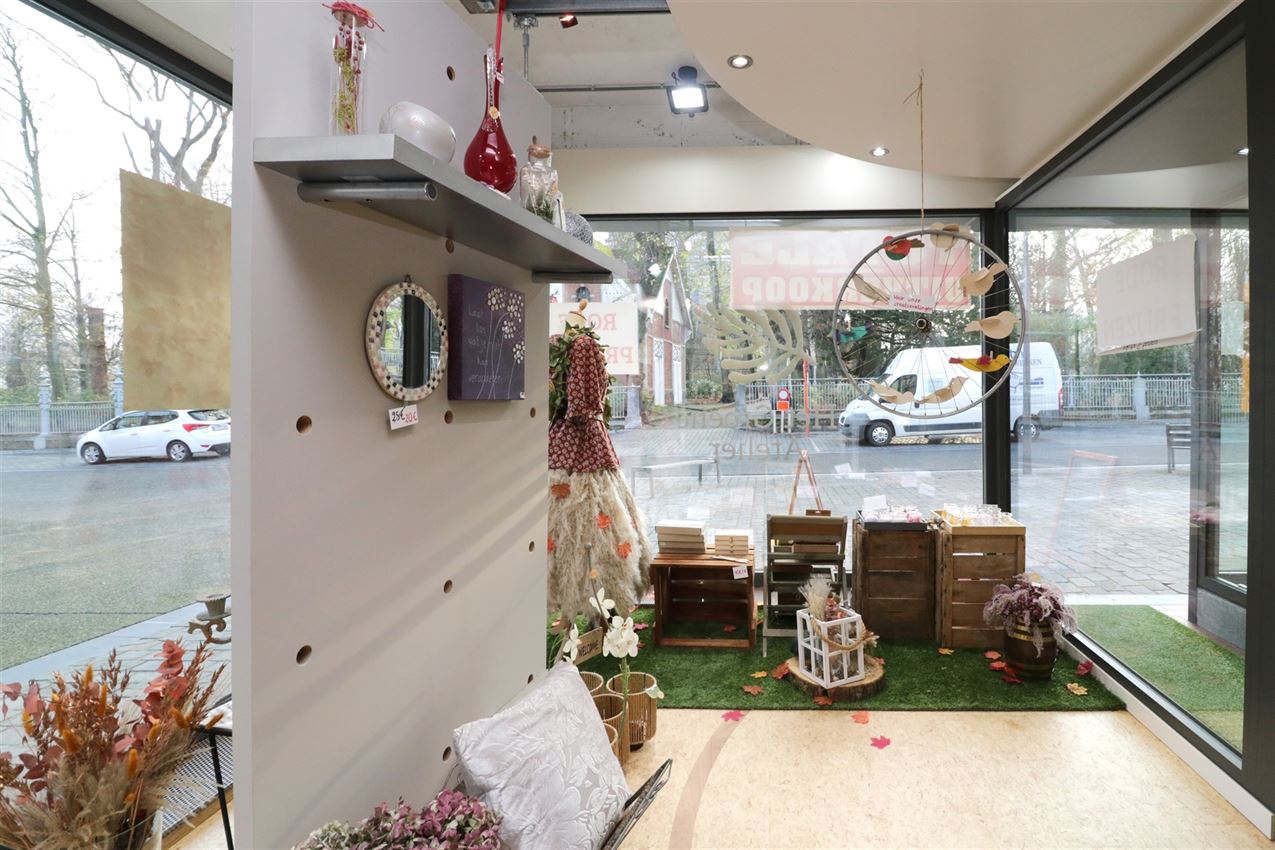 handelszaak met hoge zichtbaarheid en mooie etalage  foto 10