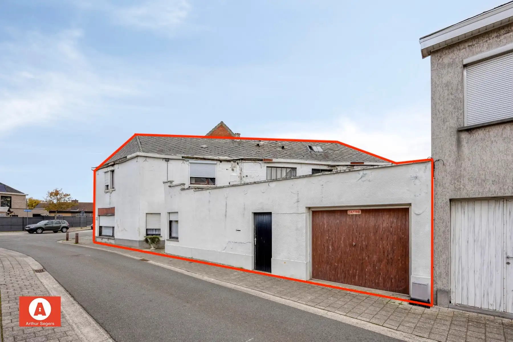 Rustig gelegen renovatieproject nabij het centrum van Opstal foto 2