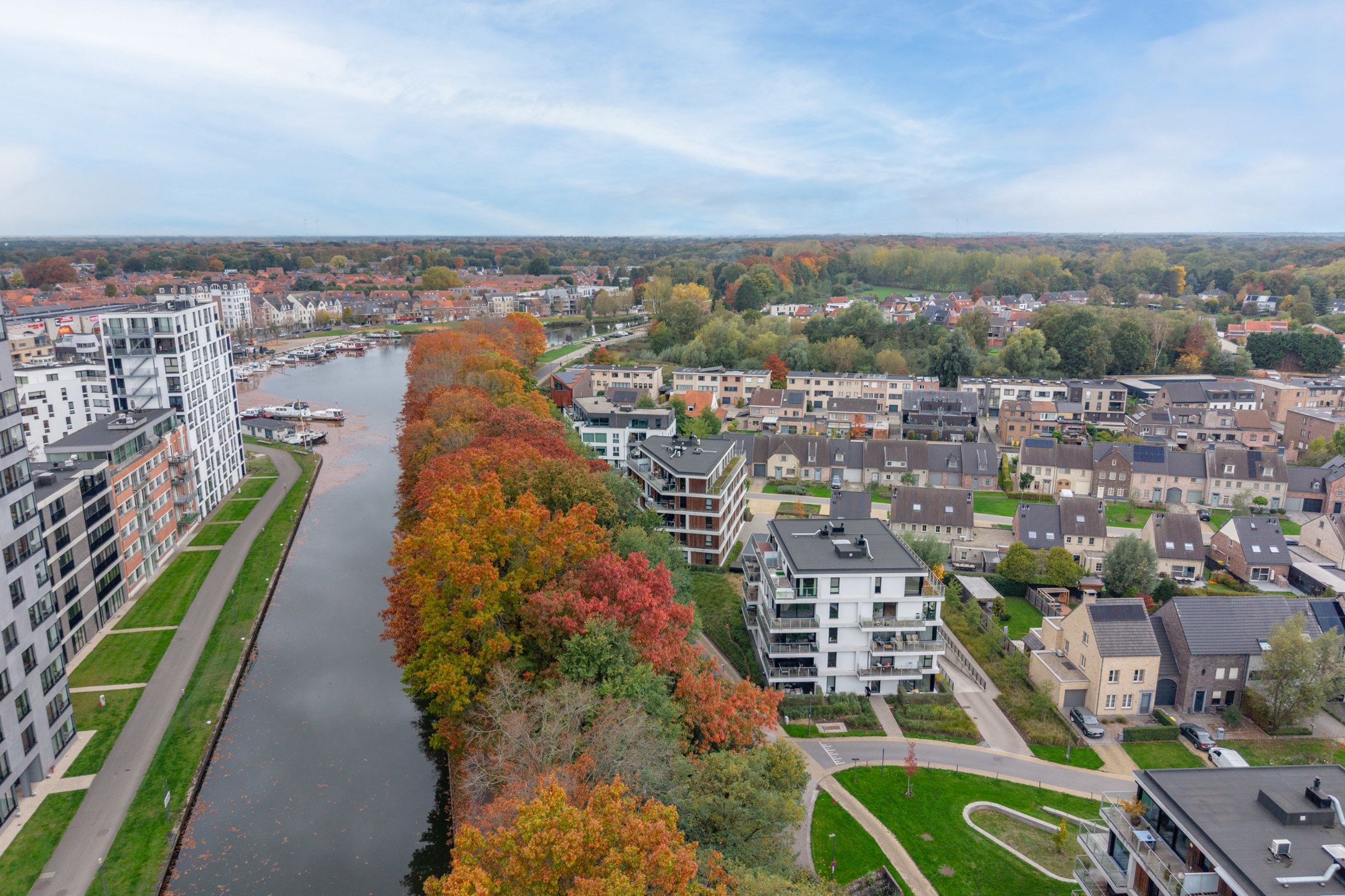 Recent ('22) en volledig instapklaar appartement op mooie ligging foto 2