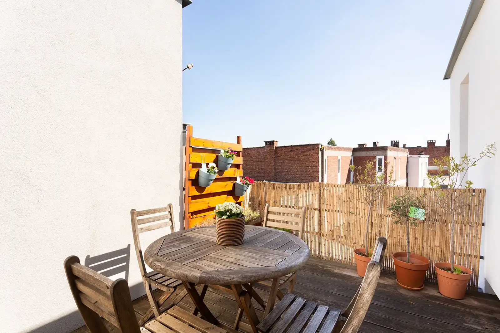 Wonen tussen het groen en de stad foto {{pictureIndex}}