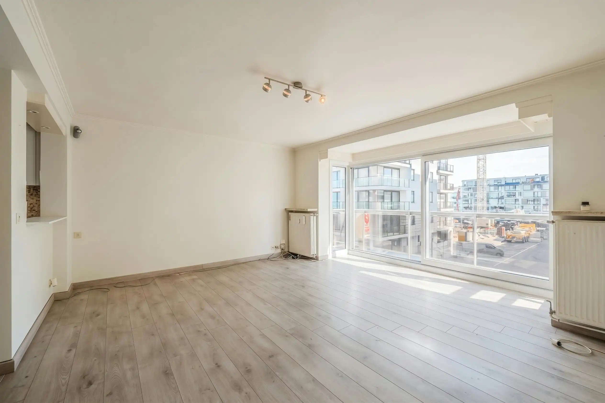 Centraal gelegen 2 slaapkamer appartement vlakbij de Zeedijk foto 5