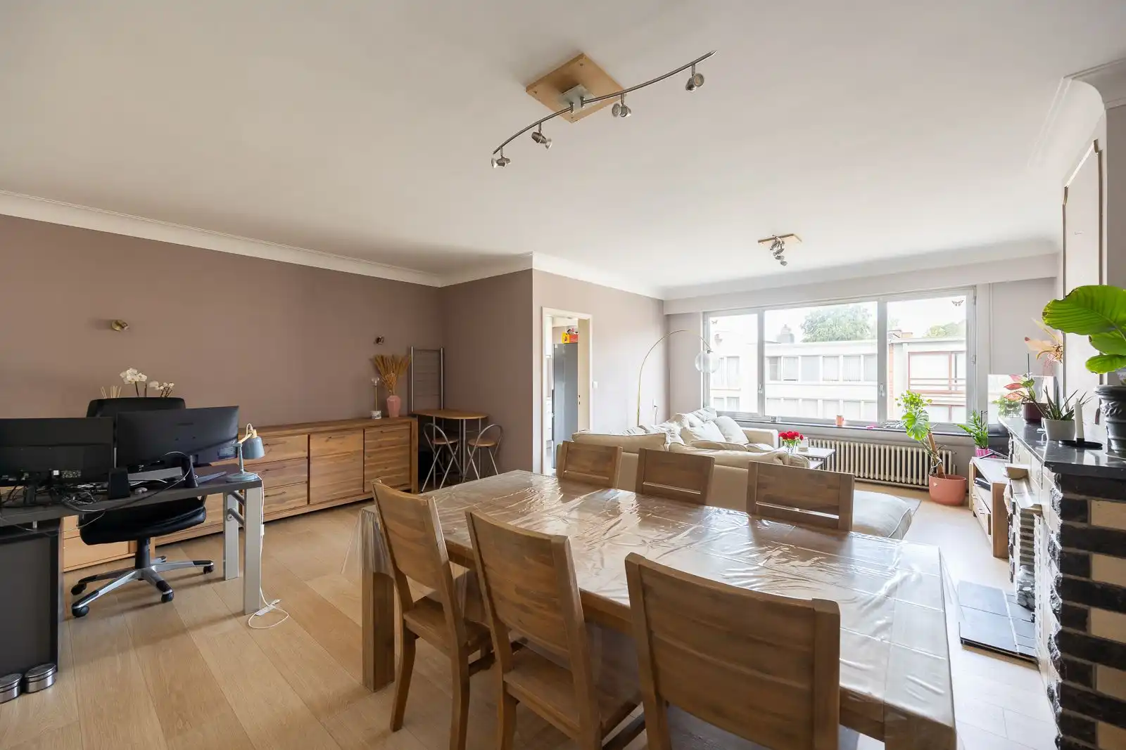 Lichtrijk appartement met dubbele garage in Kapellen. foto 4