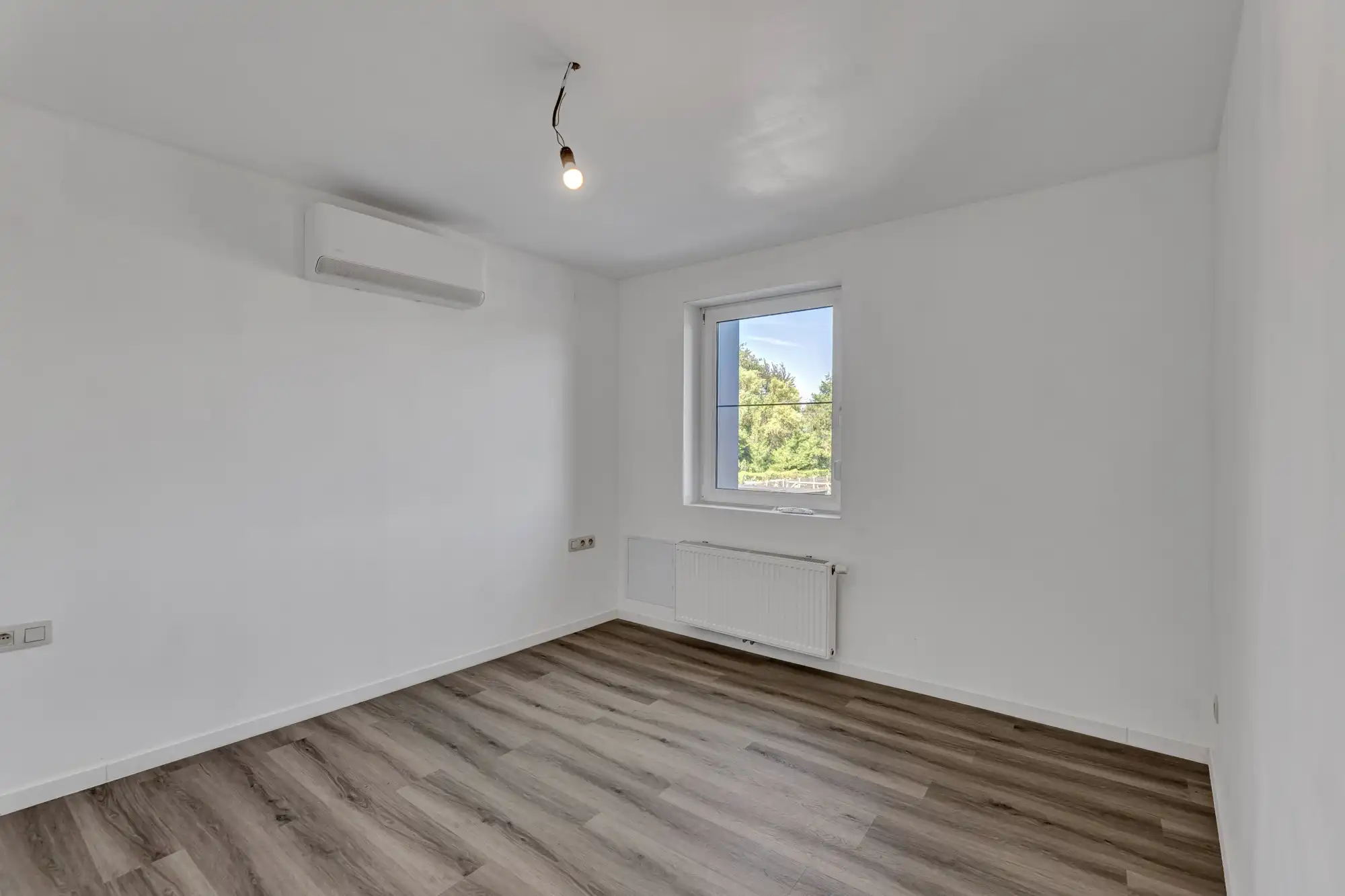 Volledig gerenoveerde woning met garage, 4 slpks en EPC A foto 14