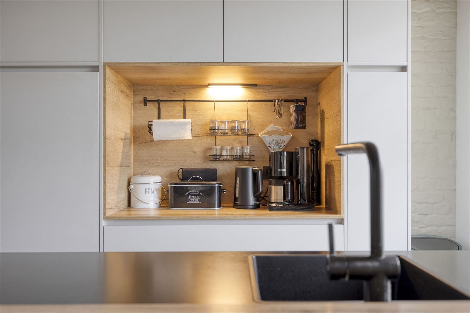 Instapklaar driegevel woning in groene omgeving foto 12