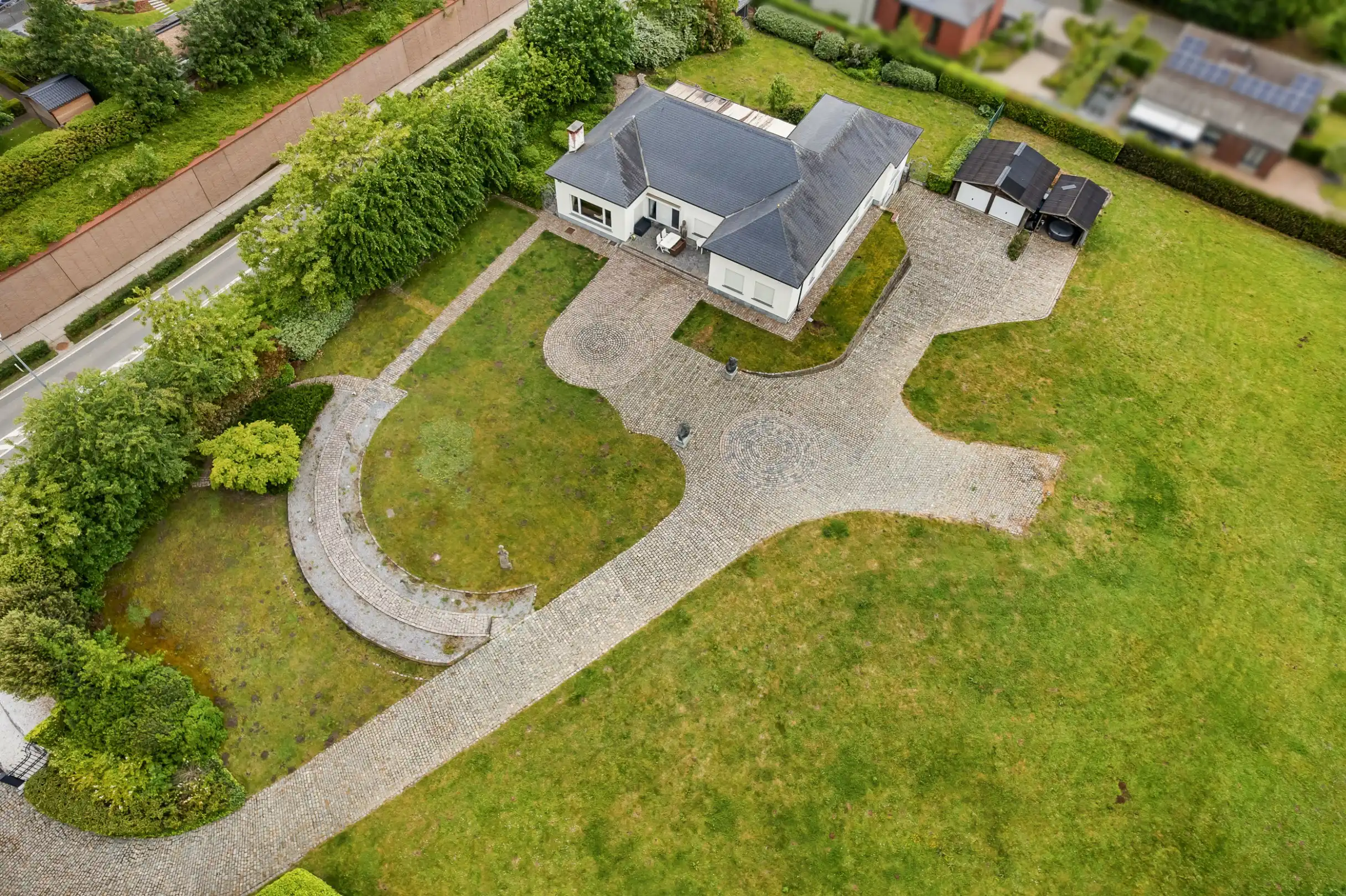 Statige villa met 57a 24ca grond en eindeloos potentieel foto 36