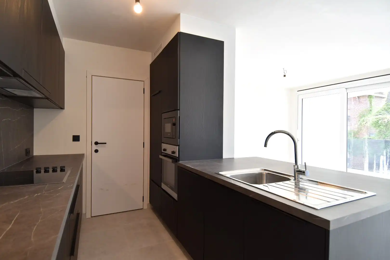 Appartement te koop met 2 slaapkamers en zonnig terras in Helkijn foto 6