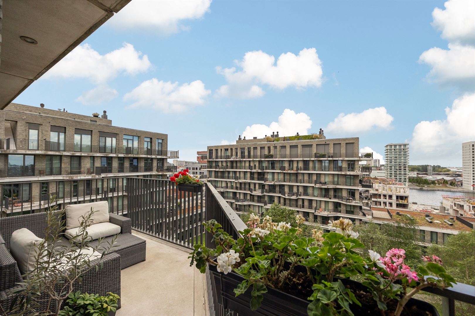 Stijlvol wonen met XXL zicht foto 8