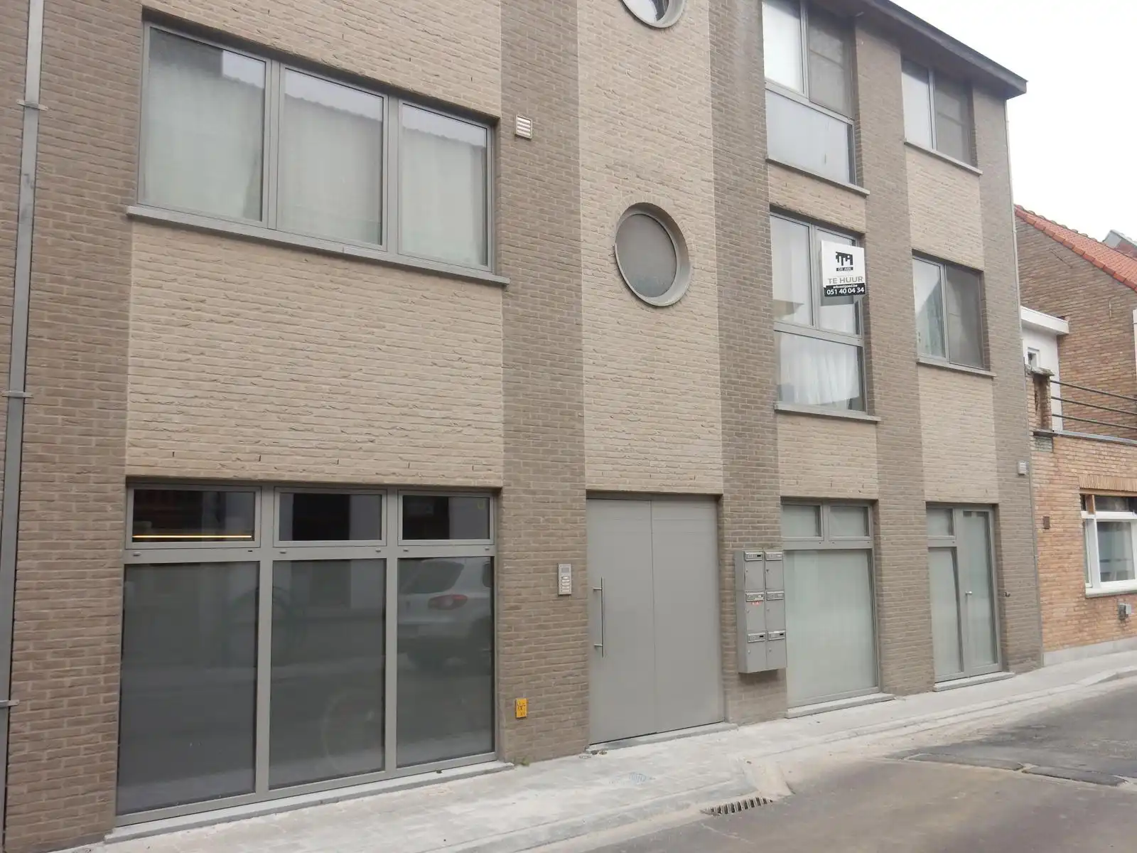 Ruime en droge kelderberging (+/-17m²) in het centrum van Tielt foto {{pictureIndex}}