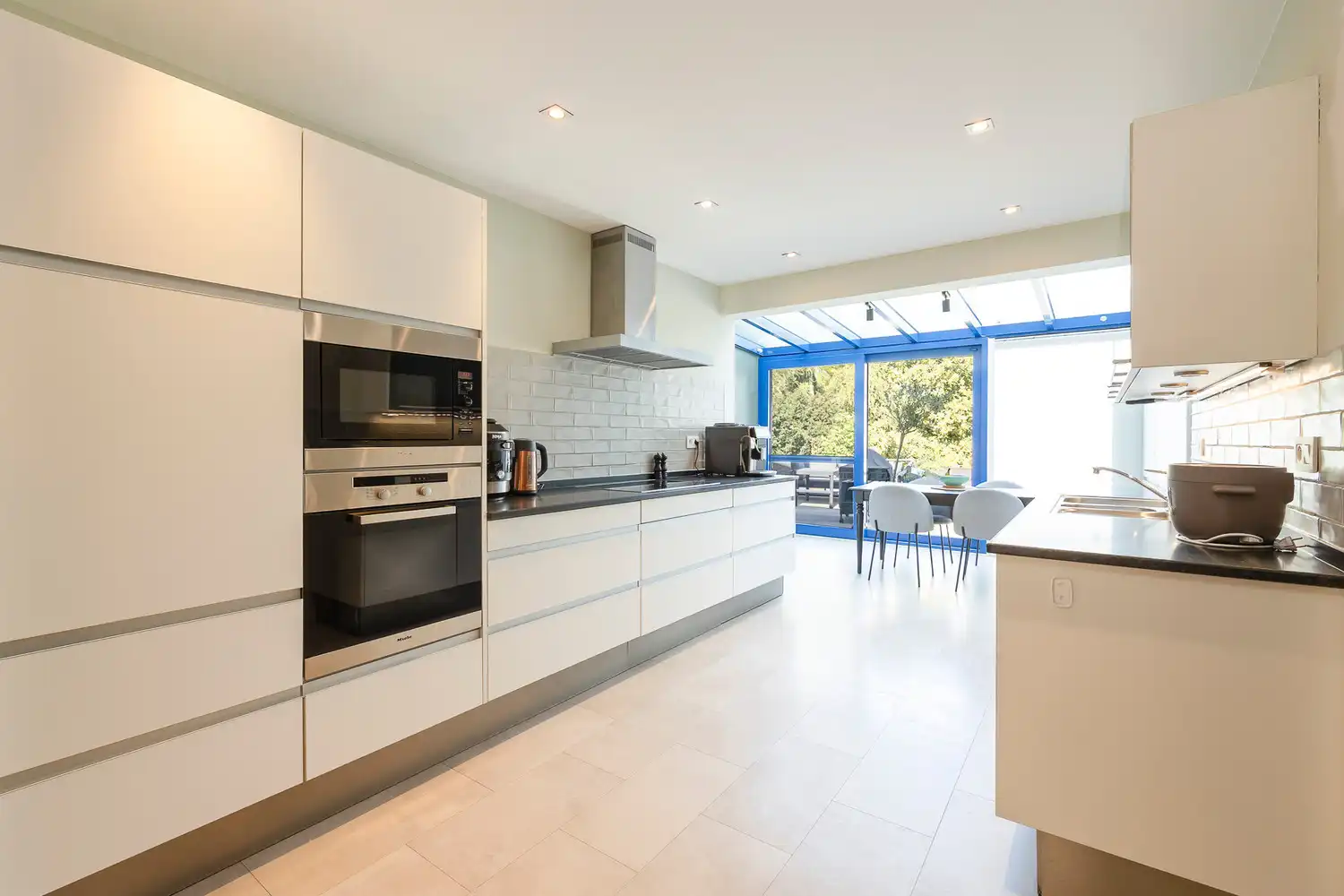 RUIME BEL-ÉTAGE MET DRIE SLAAPKAMERS IN CENTRUM BURCHT foto 12