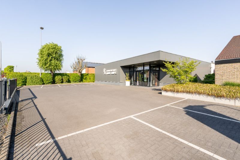 Uniek commercieel vastgoed met villa - magazijn - winkelruimte - parking! foto 10