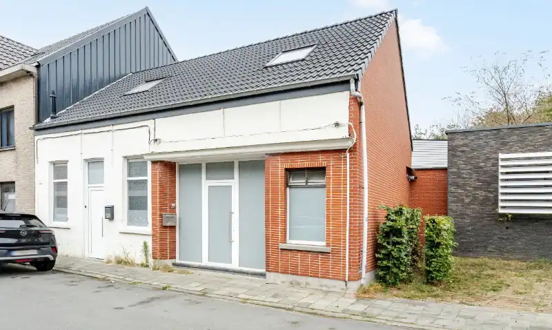 Woning nabij centrum van Lokeren! foto {{pictureIndex}}