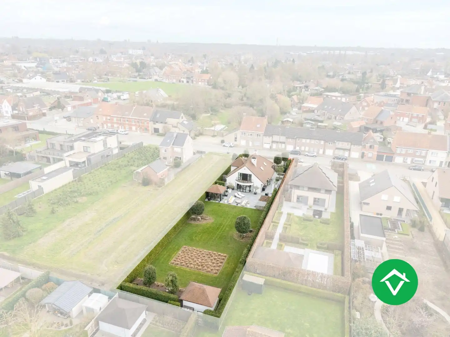 Stijlvolle alleenstaande villa met luxueus interieur en vier slaapkamers te Roeselare foto 35