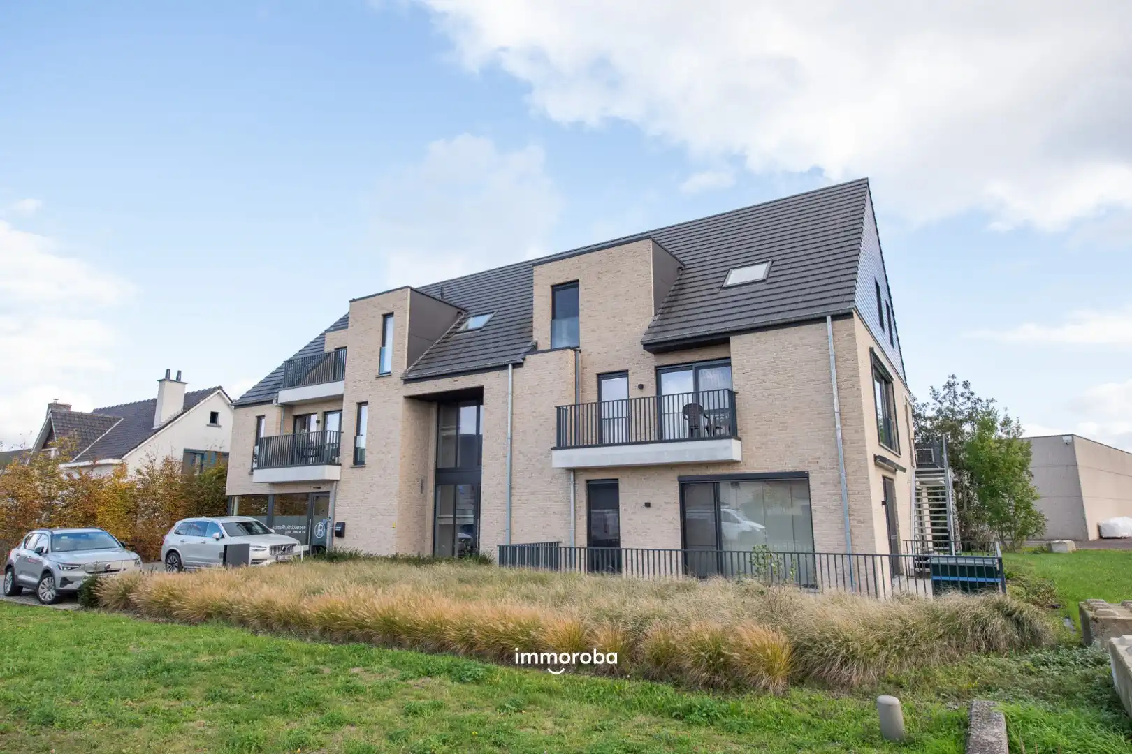 Recent nieuwbouwappartement met ruim terras te koop in Zulte (Machelen) foto {{pictureIndex}}