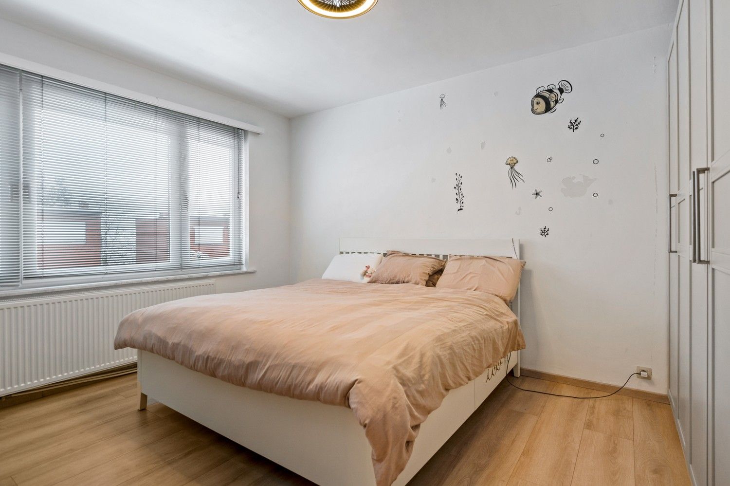 Ruime grotendeels gerenoveerde belétage met 3 slaapkamers, tuin en garage met oprit in Kapellen foto 10