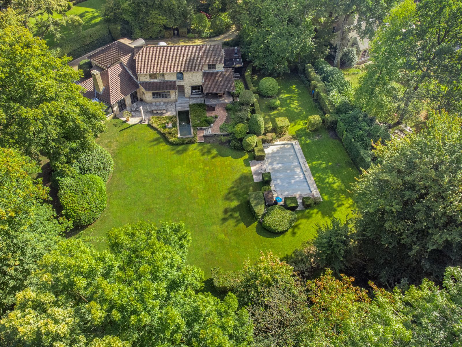 Vlassak Verhulst-villa met parktuin op toplocatie te Schilde foto 2