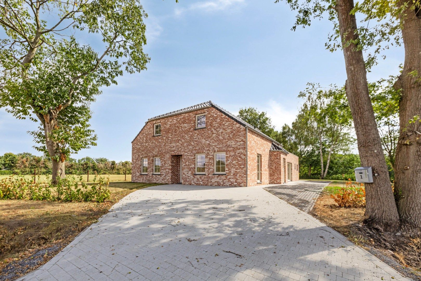 Recent gerenoveerde woning met 5 slaapkamers in Olmen! foto 2