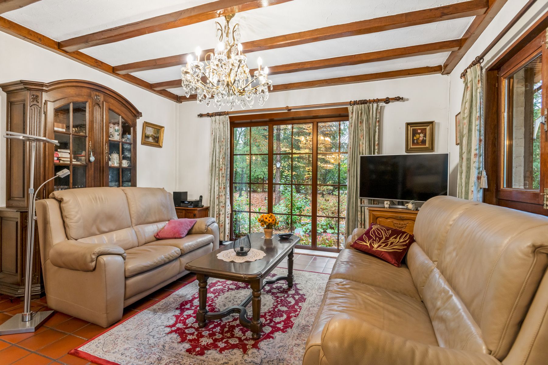 Te renoveren gelijkvloers landhuis op een perceel van ca. 1475 m² foto 6