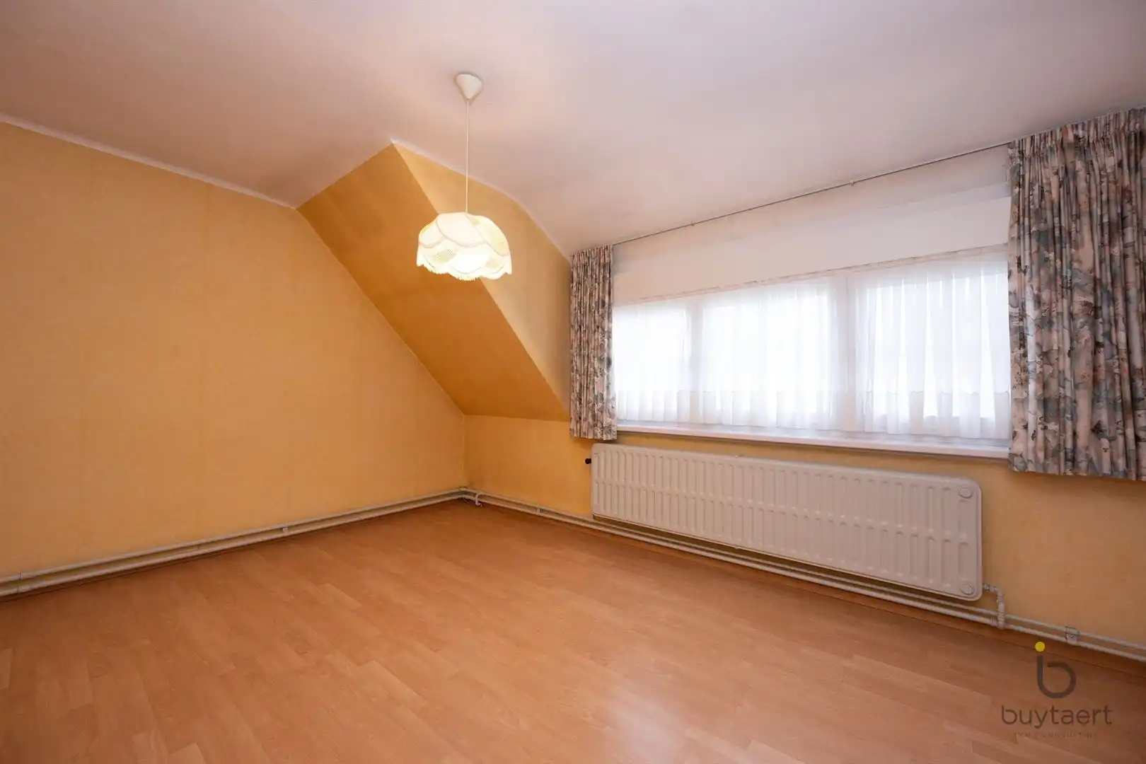Te renoveren woning op zeer gegeerde locatie te Schilde! foto 16