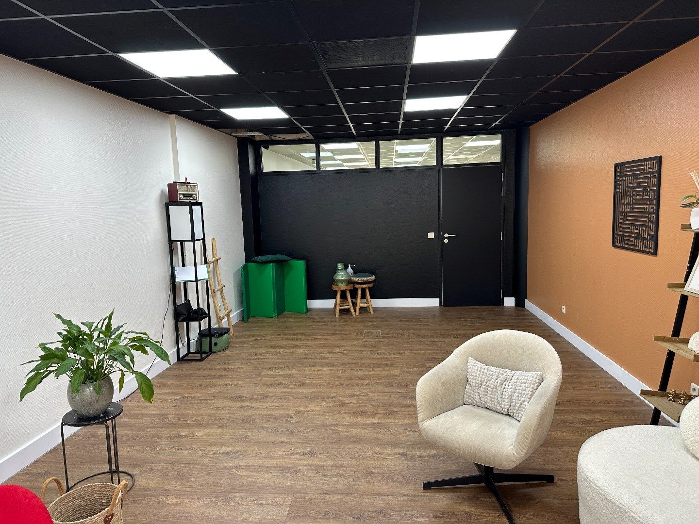 Unieke handelsruimte op toplocatie in Genk – 200m² flexibel in te richten foto 4