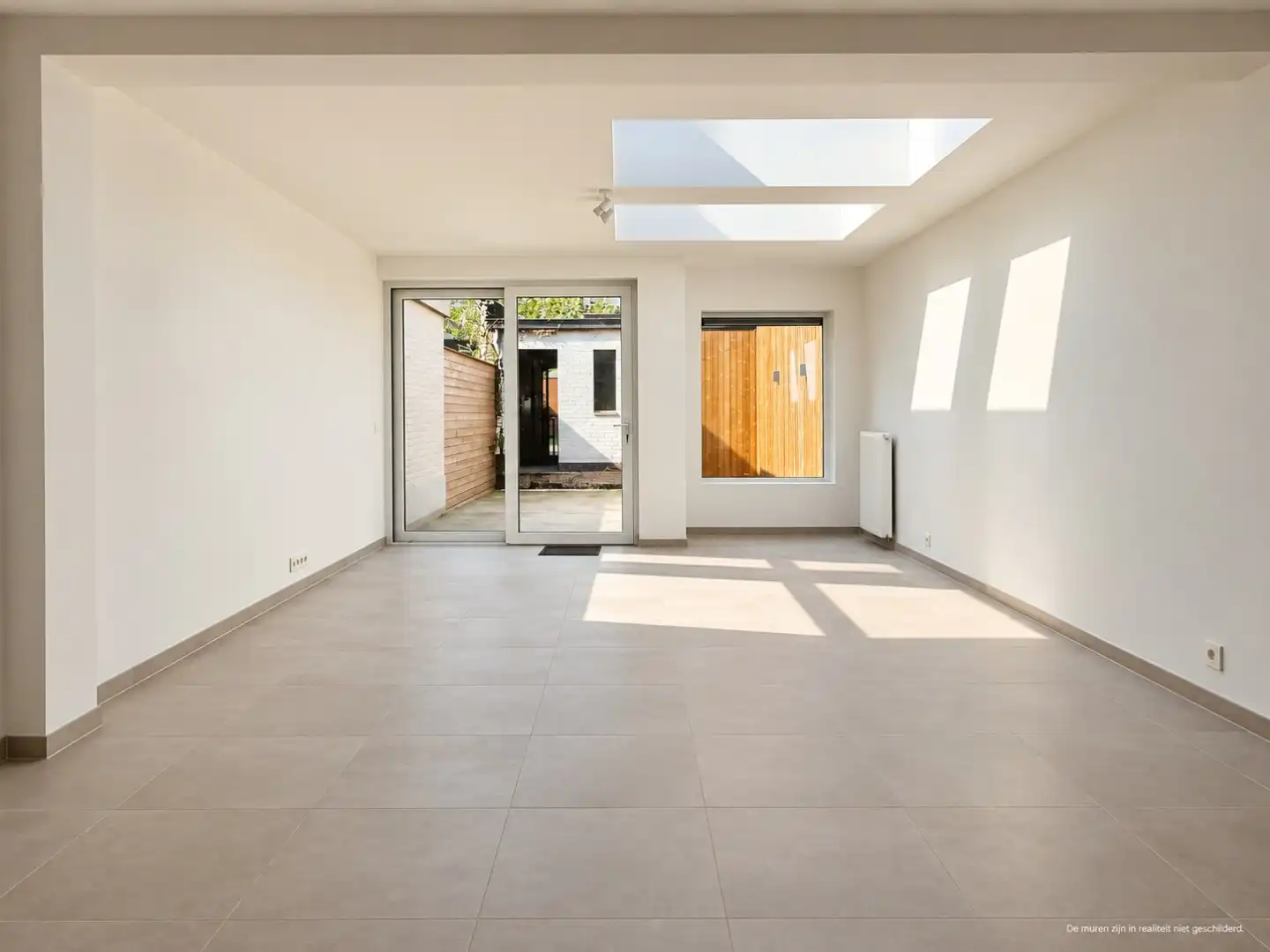 Leuke woning met 4 kamers, bijgebouw en uitweg foto 3