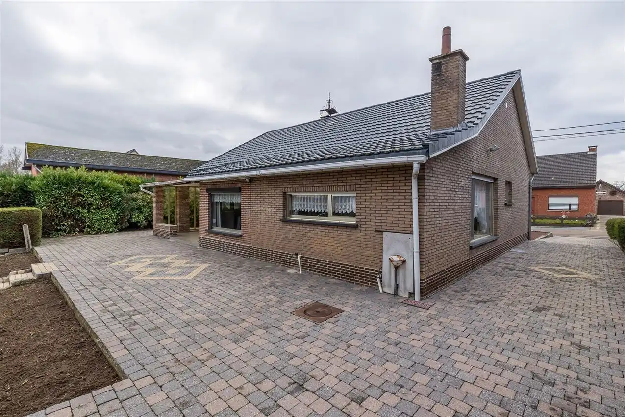 Unieke ligging boven de Mottevallei – renovatiekans met waarde-opportuniteit foto 29