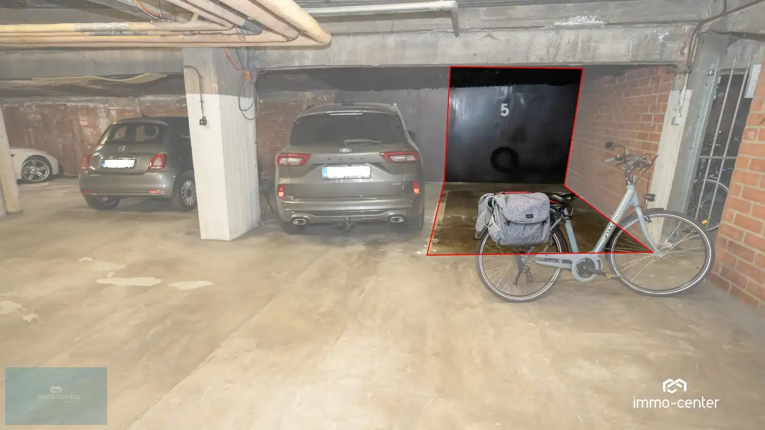 Te huur – Ruim 2-slaapkamerappartement met autostaanplaats in het centrum van Genk foto 21