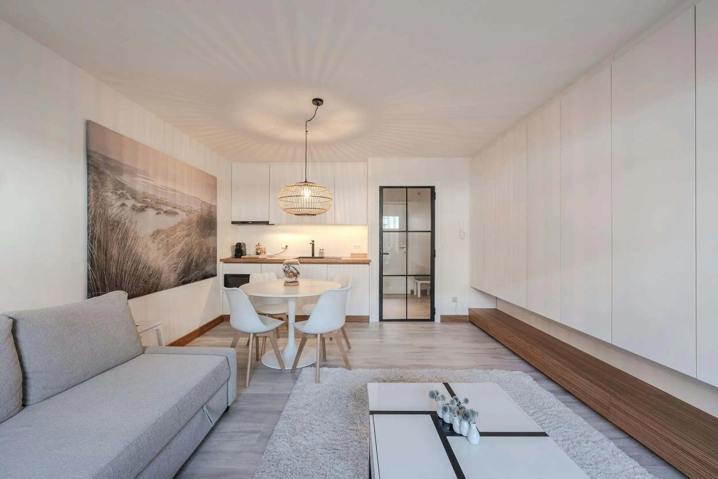 Prachtig gerenoveerde studio met slaaphoek en terras foto 4