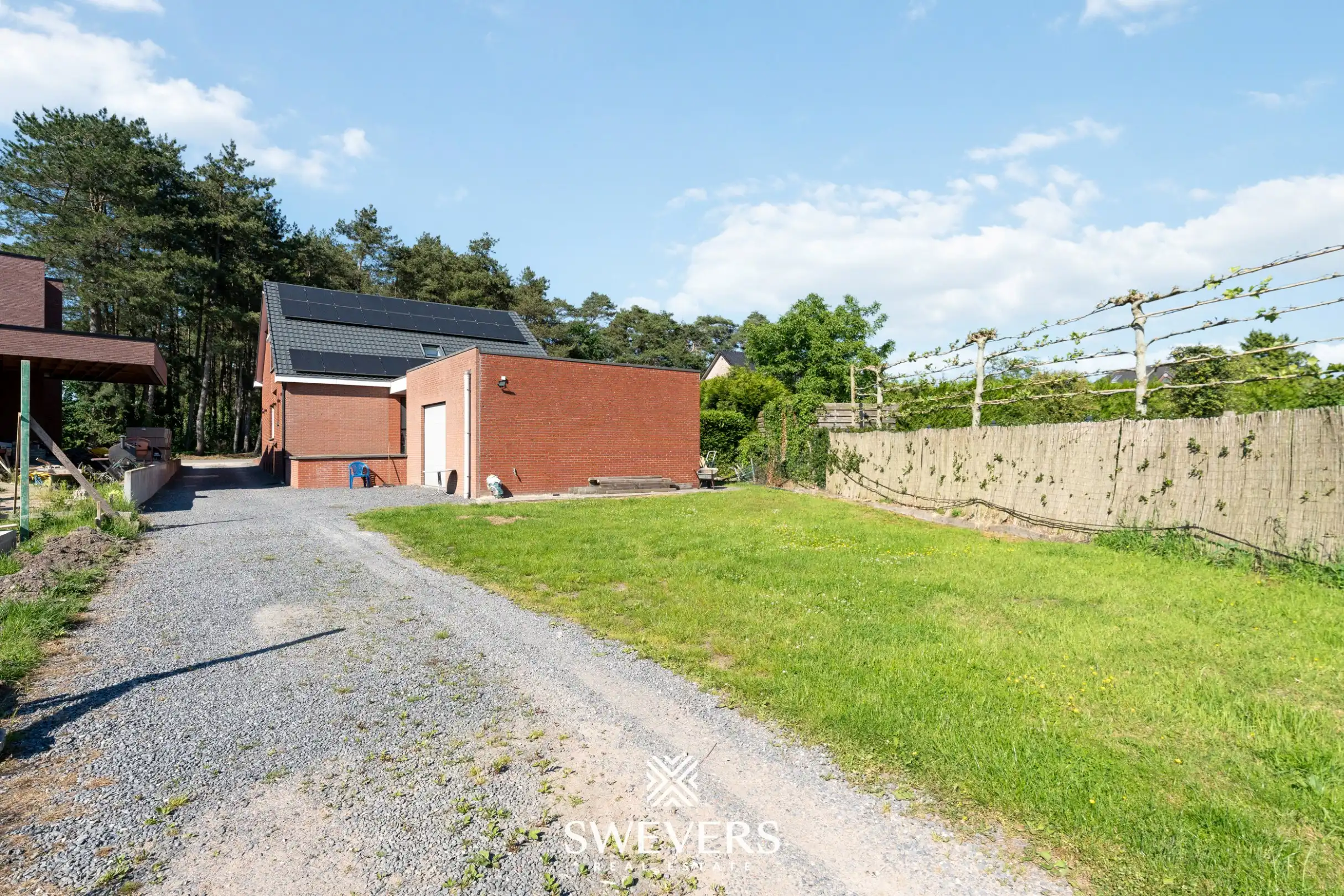 Ruime open bebouwing met 6 slaapkamers op groen perceel van 71 are foto 33