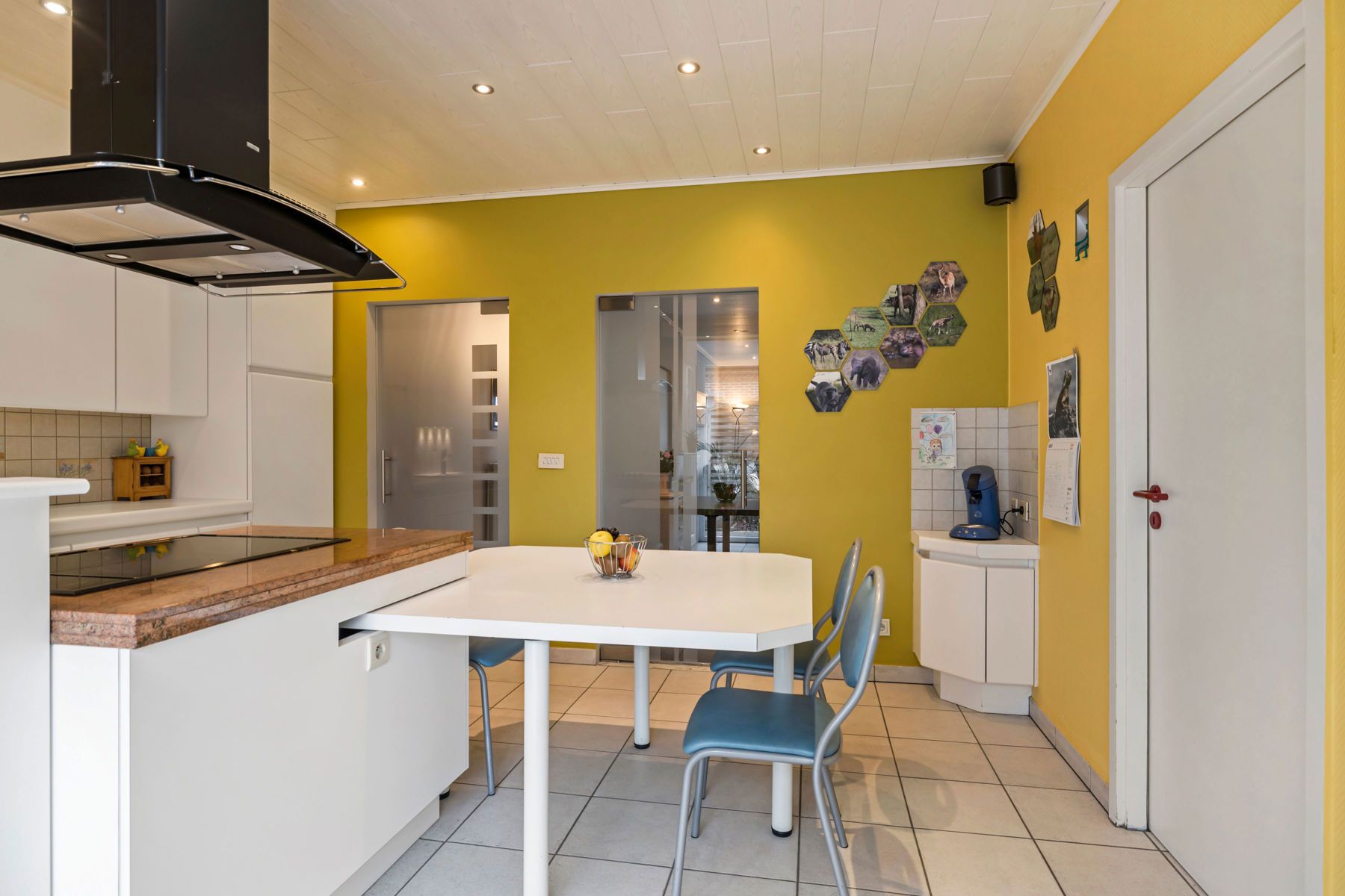 Instapklare bungalow met prachtige tuin, 4 slpks en garage foto 13