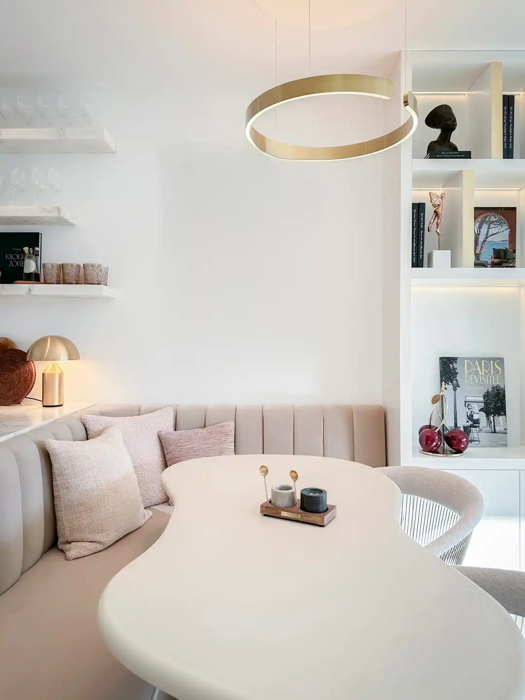 Subliem nieuwbouwappartement in het Zoute met zonnig terras foto 9