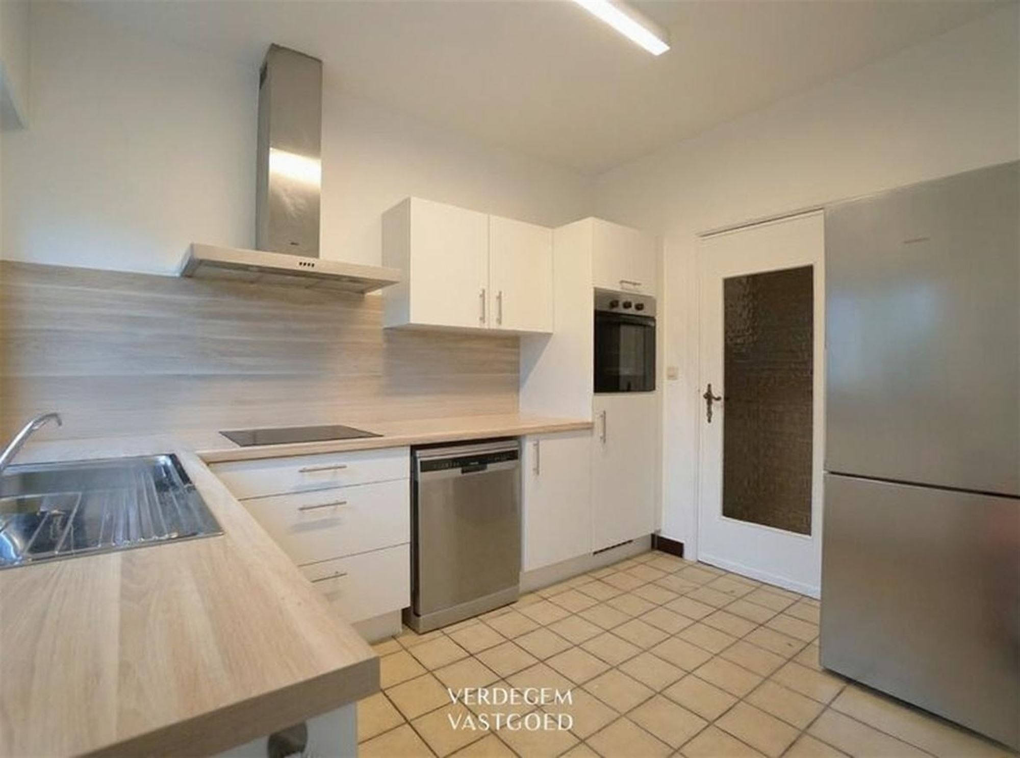 Gelijkvloers appartement met 2 slaapkamers en garage foto 4