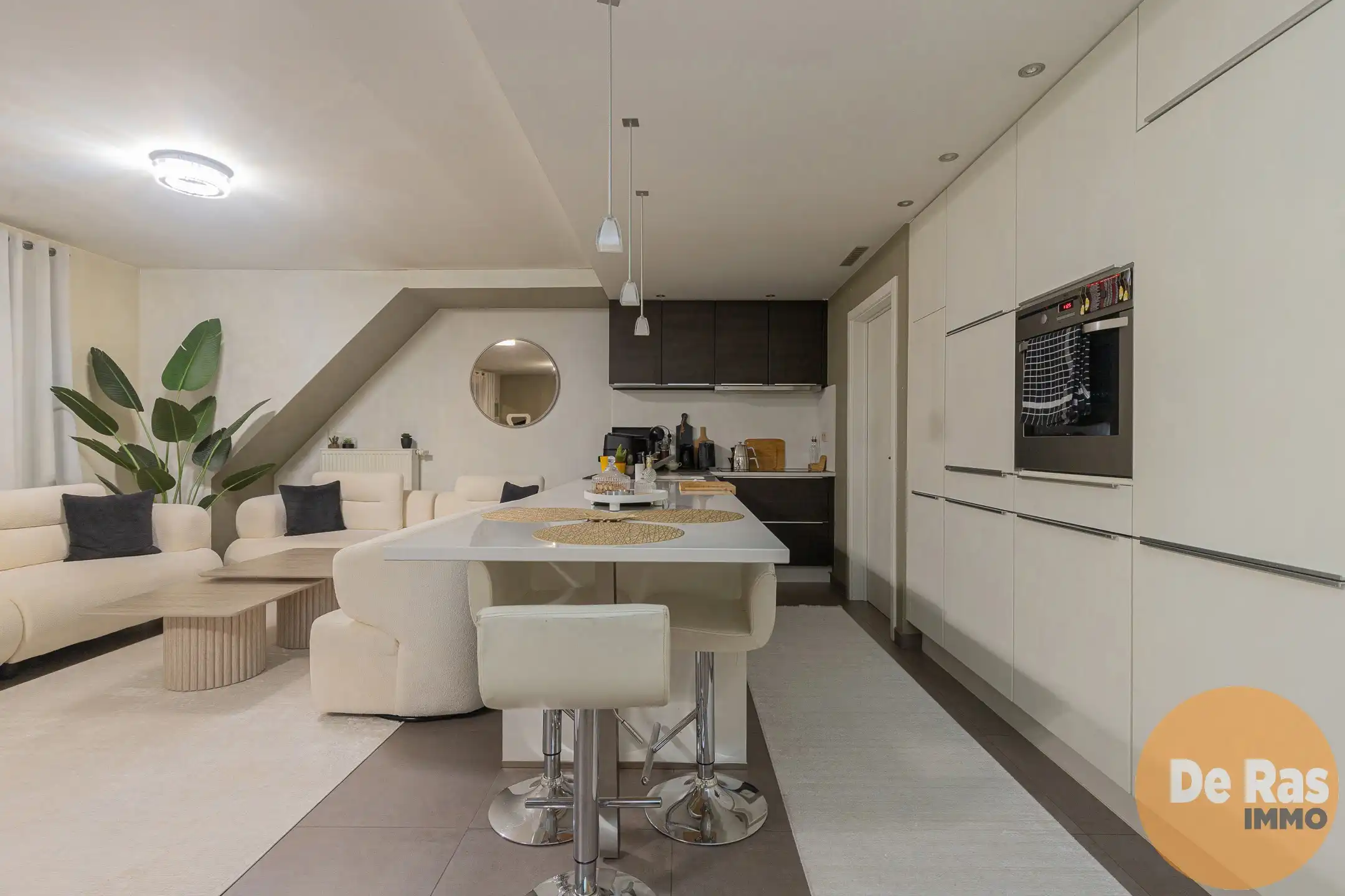 OUDEGEM - Instapklaar, ruim duplex appartement 3slpk foto {{pictureIndex}}