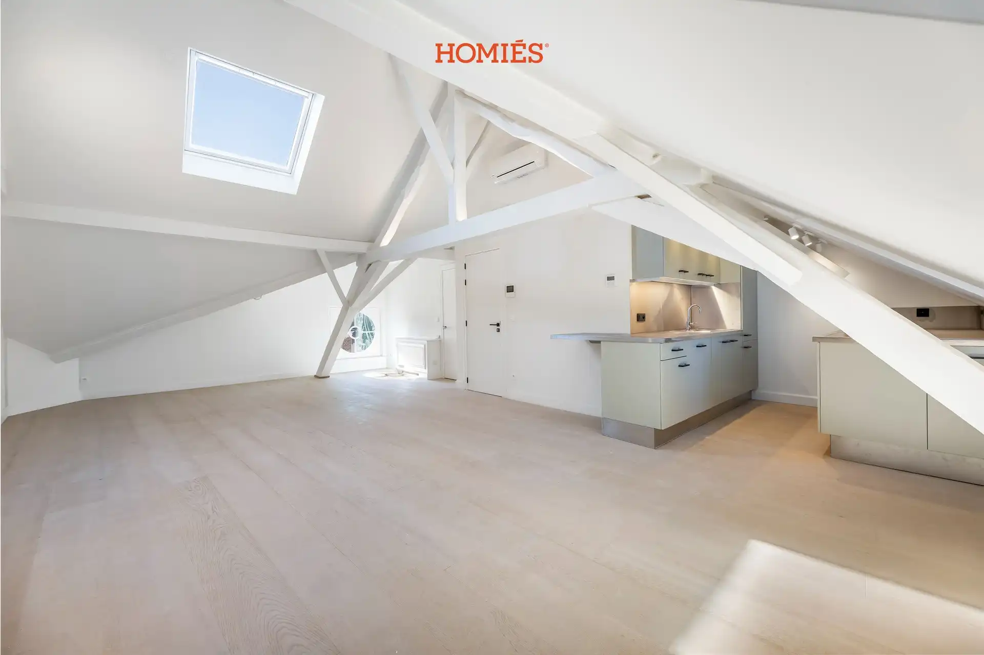 Exclusieve loft in historisch pand in hartje Leuven foto {{pictureIndex}}