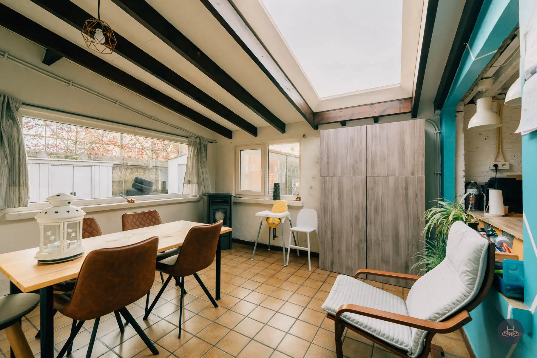 Gezinswoning met renovatiepotentieel op knap perceel foto 12