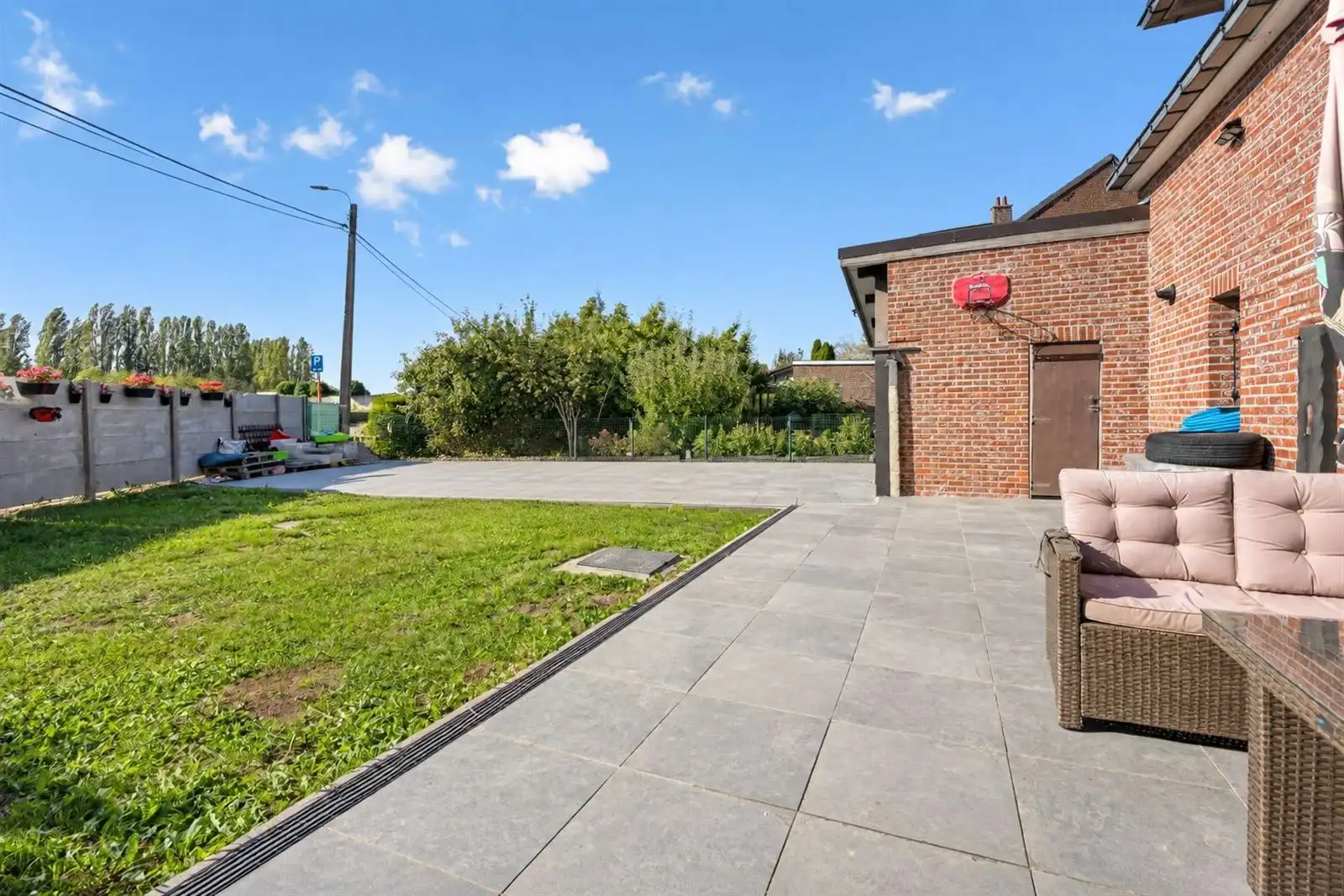 Zeer ruime woning met mogelijkheden privé/beroep foto 29