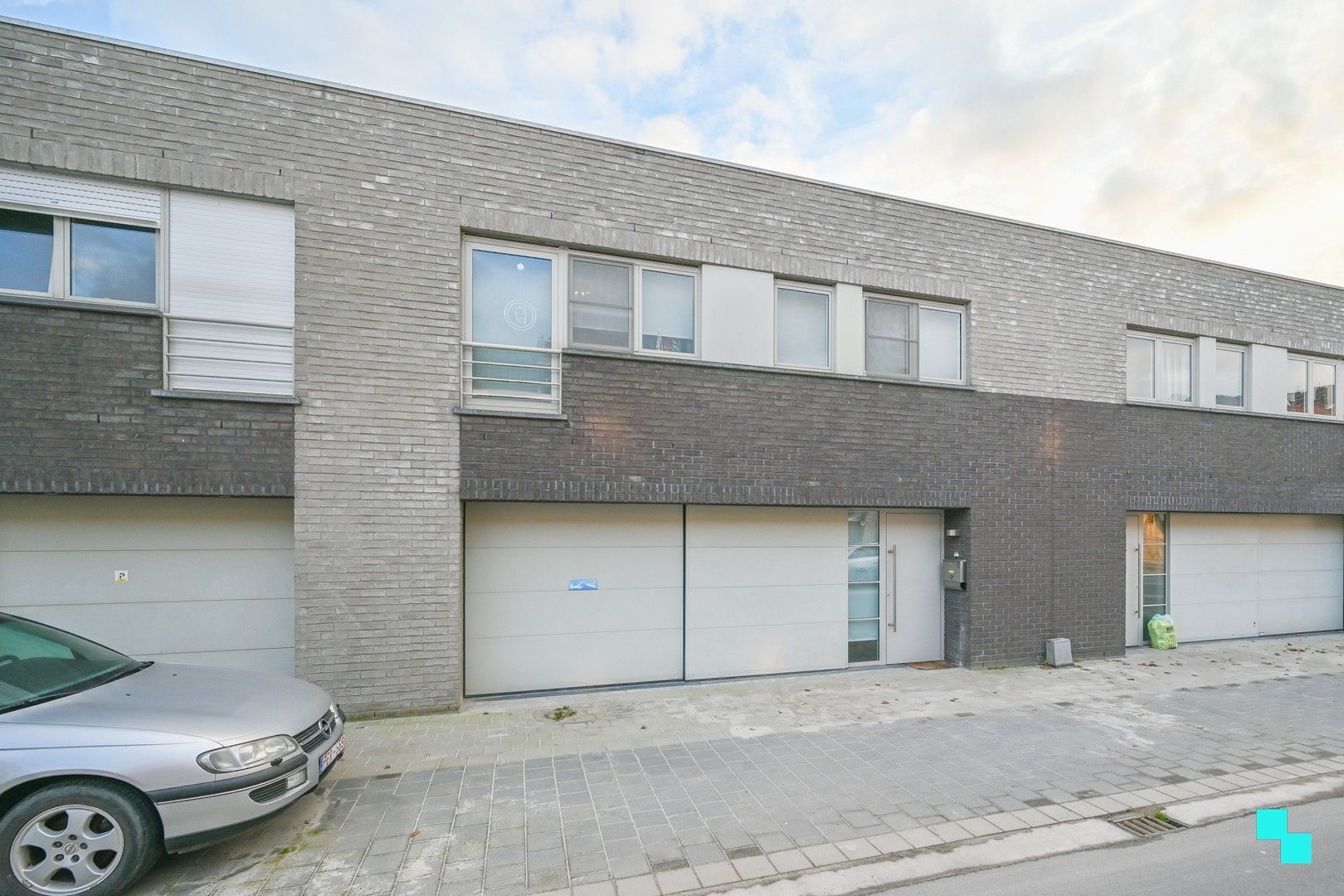 Energiezuinige woning met 4 slaapkamers nabij het centrum van Oostrozebeke foto {{pictureIndex}}