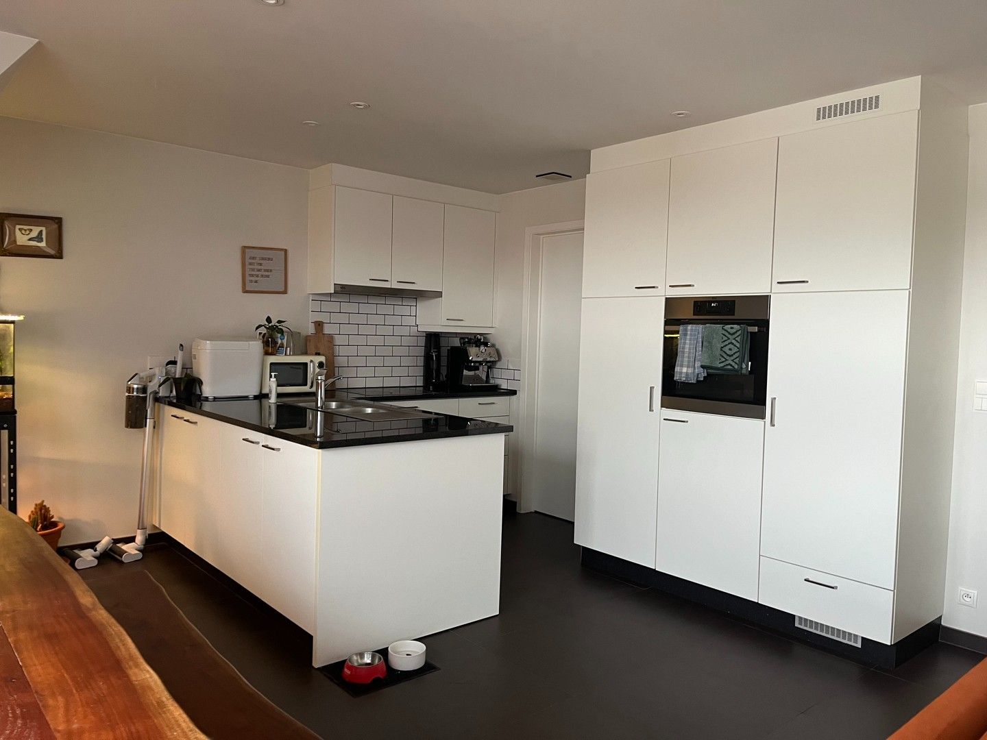 Modern appartement met 2 slaapkamers in het centrum van Eeklo. foto 3